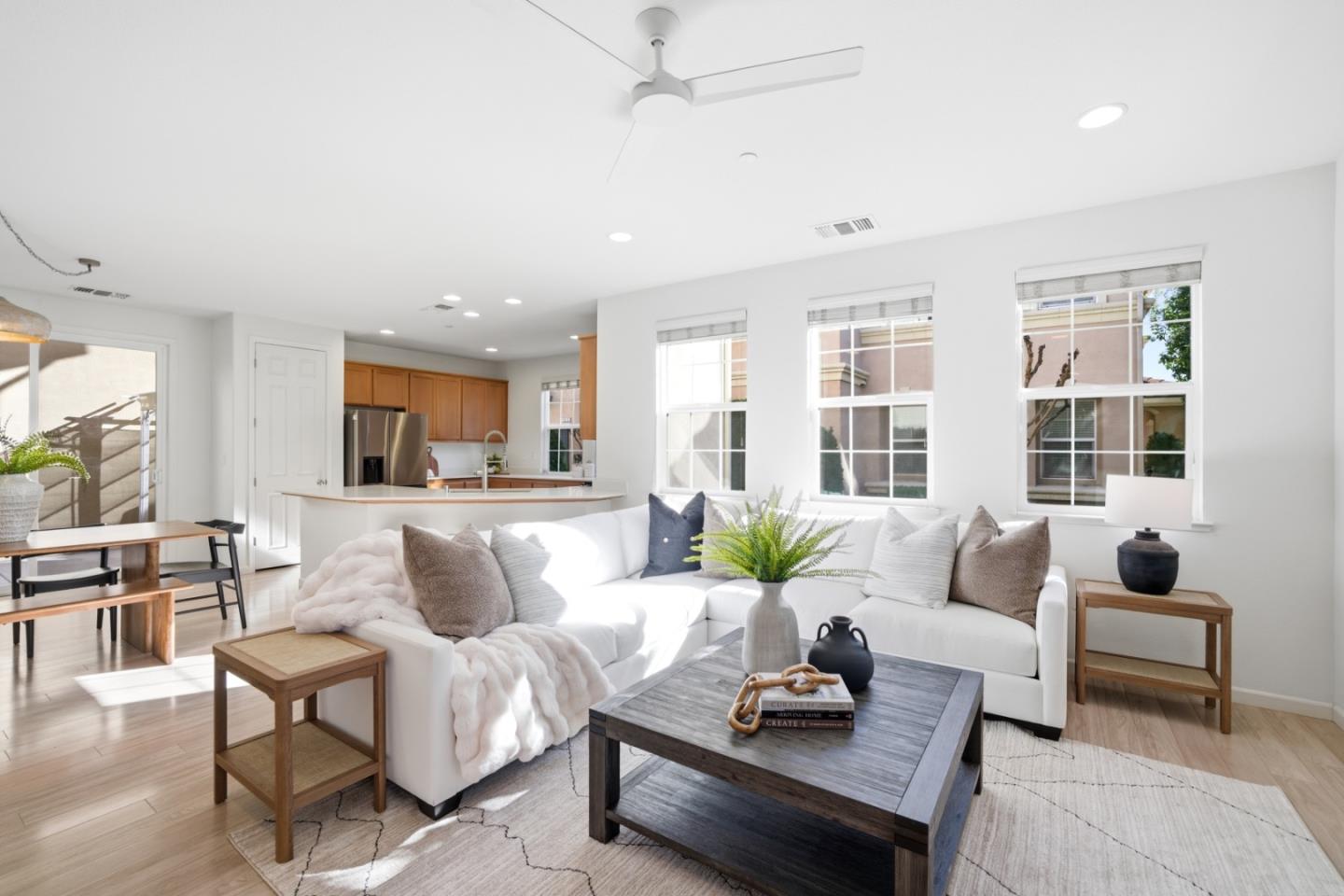 Detail Gallery Image 5 of 37 For 115 Lusitano Way, Gilroy,  CA 95020 - 4 Beds | 2/1 Baths