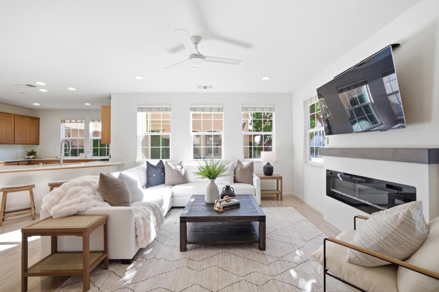 Detail Gallery Image 6 of 37 For 115 Lusitano Way, Gilroy,  CA 95020 - 4 Beds | 2/1 Baths