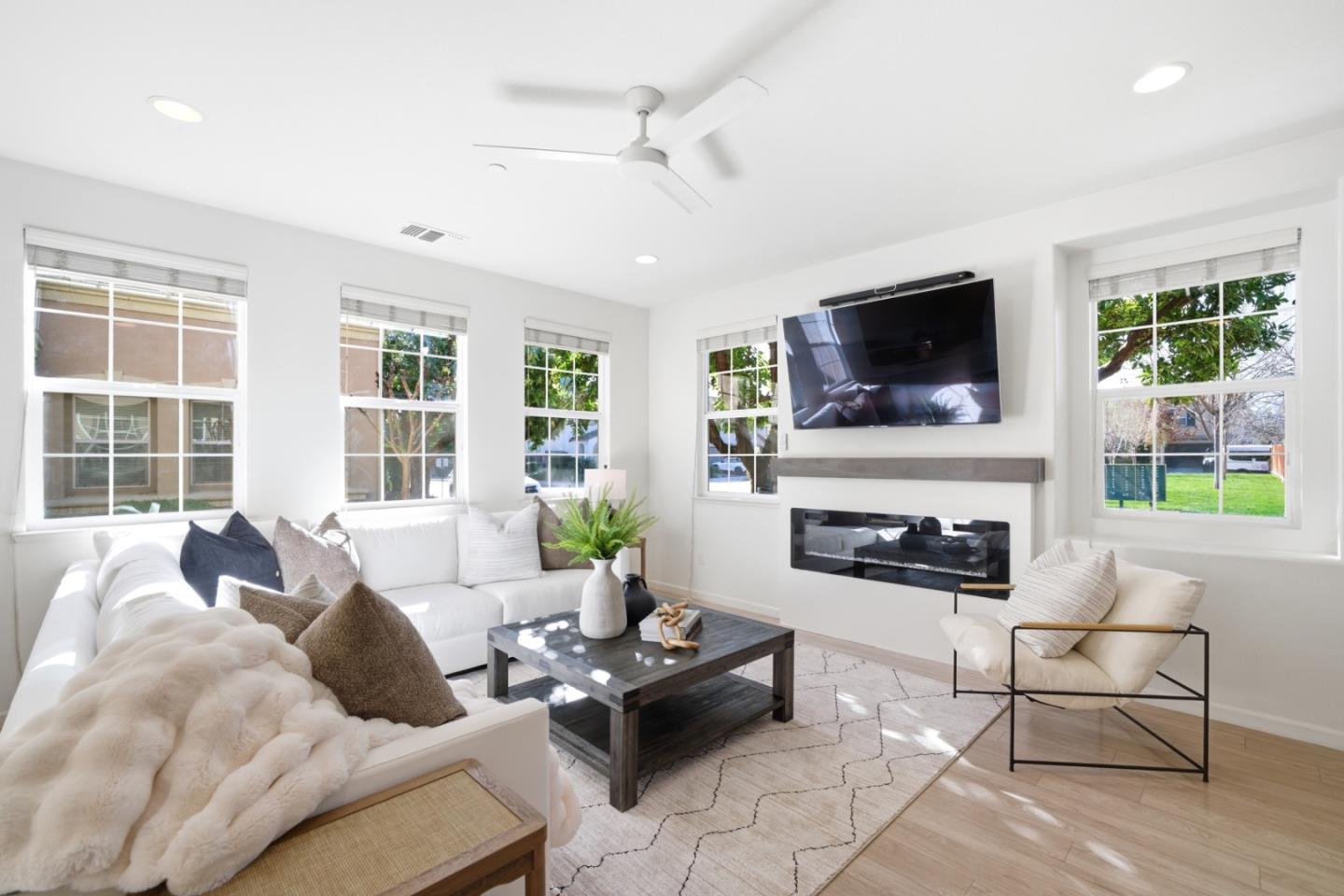 Detail Gallery Image 7 of 37 For 115 Lusitano Way, Gilroy,  CA 95020 - 4 Beds | 2/1 Baths