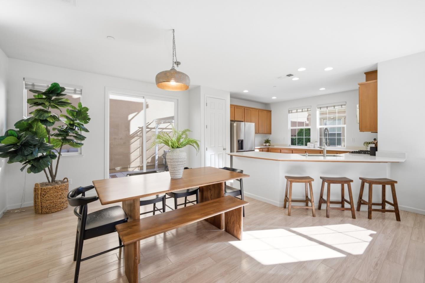 Detail Gallery Image 9 of 37 For 115 Lusitano Way, Gilroy,  CA 95020 - 4 Beds | 2/1 Baths