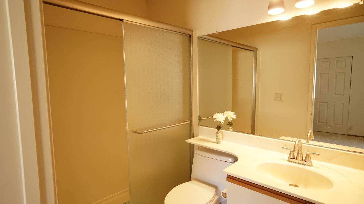 Detail Gallery Image 10 of 12 For 62 Washington Square Dr, Milpitas,  CA 95035 - 2 Beds | 2/1 Baths