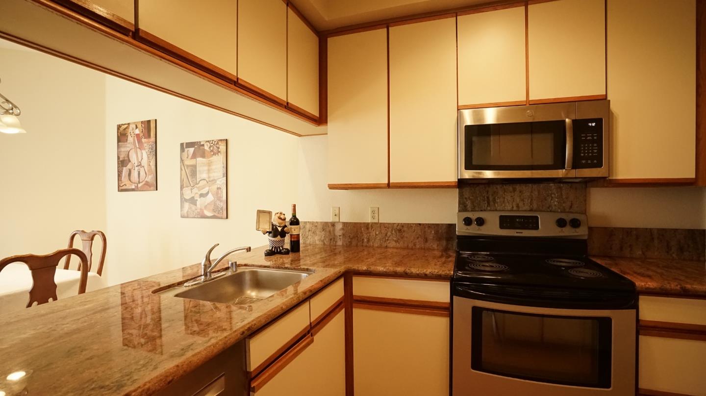 Detail Gallery Image 5 of 12 For 62 Washington Square Dr, Milpitas,  CA 95035 - 2 Beds | 2/1 Baths