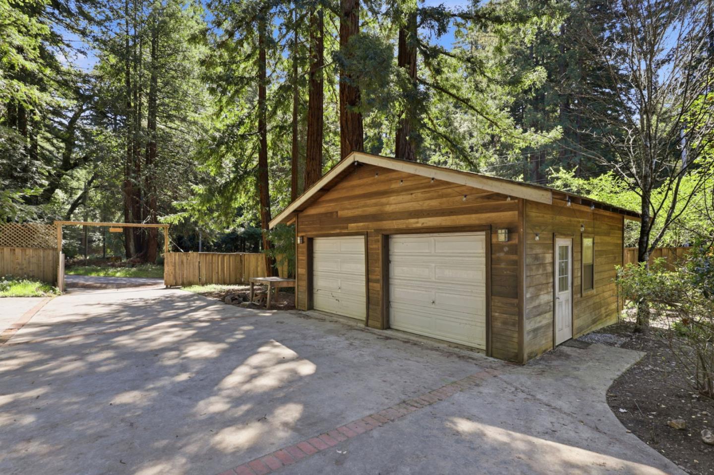 Detail Gallery Image 10 of 45 For 17760 China Grade Rd, Boulder Creek,  CA 95006 - 3 Beds | 2 Baths