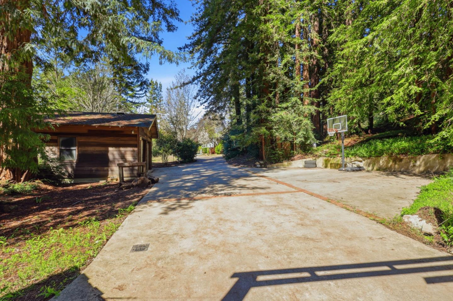 Detail Gallery Image 13 of 45 For 17760 China Grade Rd, Boulder Creek,  CA 95006 - 3 Beds | 2 Baths