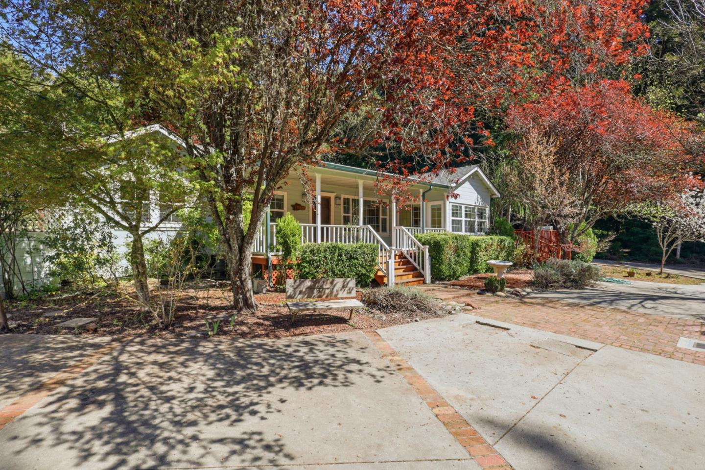 Detail Gallery Image 4 of 45 For 17760 China Grade Rd, Boulder Creek,  CA 95006 - 3 Beds | 2 Baths