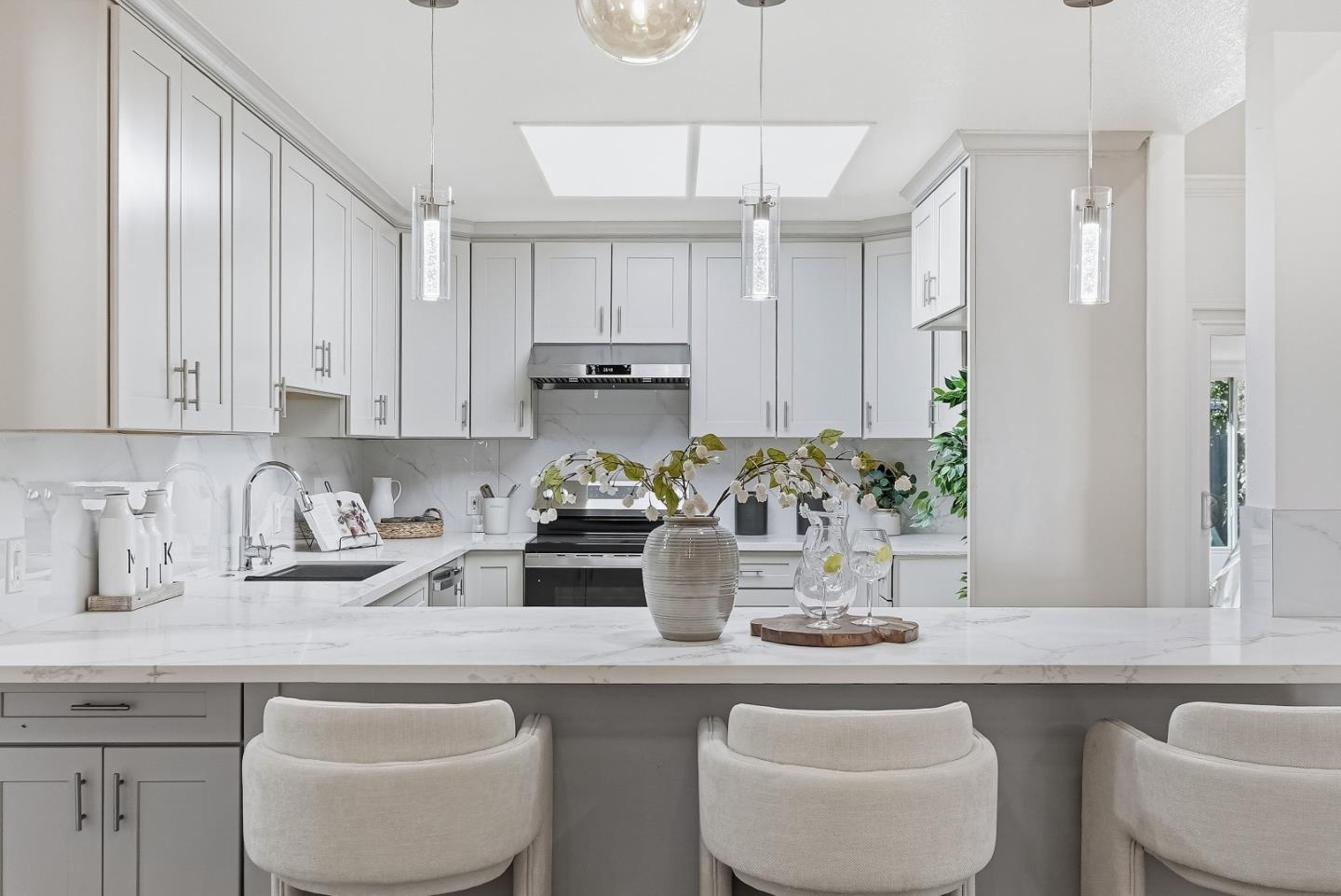 Detail Gallery Image 14 of 46 For 18660 Devon Ave, Saratoga,  CA 95070 - 5 Beds | 3 Baths