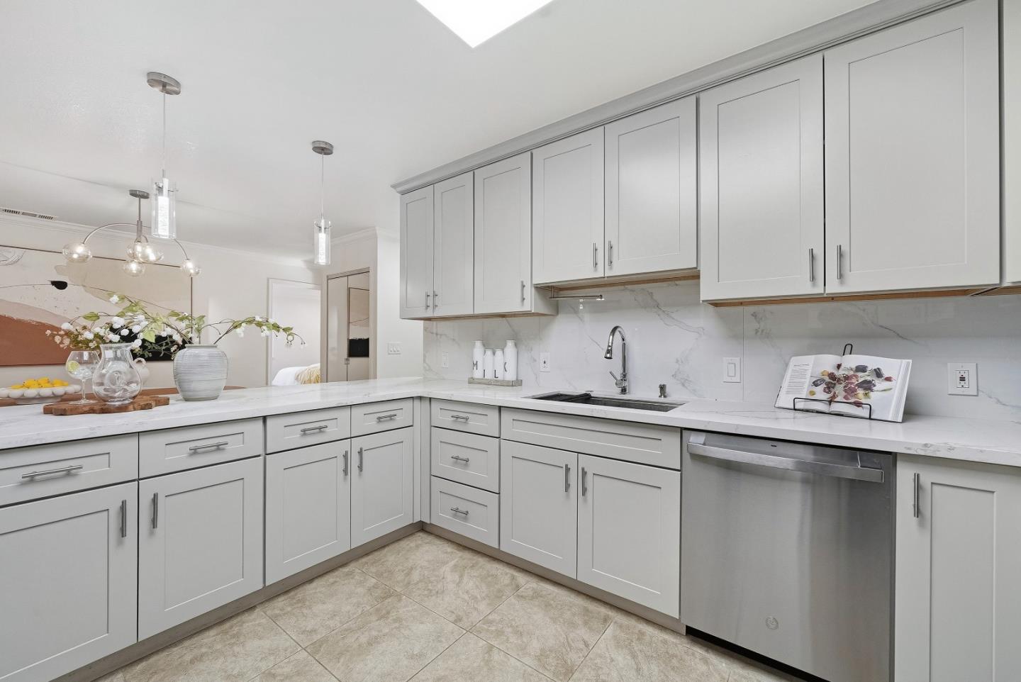 Detail Gallery Image 15 of 46 For 18660 Devon Ave, Saratoga,  CA 95070 - 5 Beds | 3 Baths