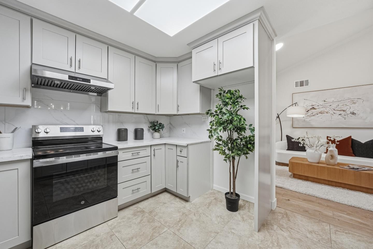 Detail Gallery Image 16 of 46 For 18660 Devon Ave, Saratoga,  CA 95070 - 5 Beds | 3 Baths