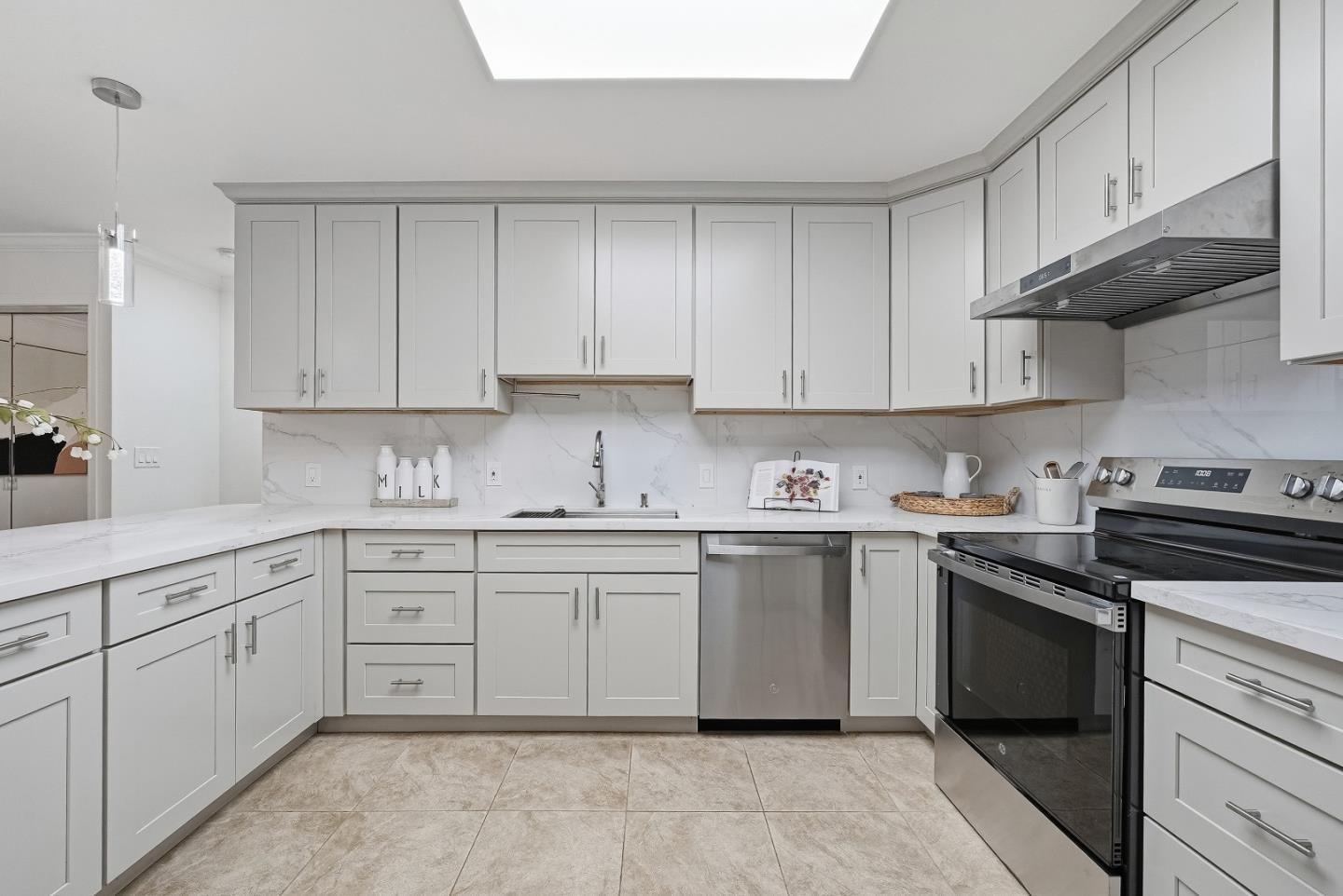 Detail Gallery Image 17 of 46 For 18660 Devon Ave, Saratoga,  CA 95070 - 5 Beds | 3 Baths