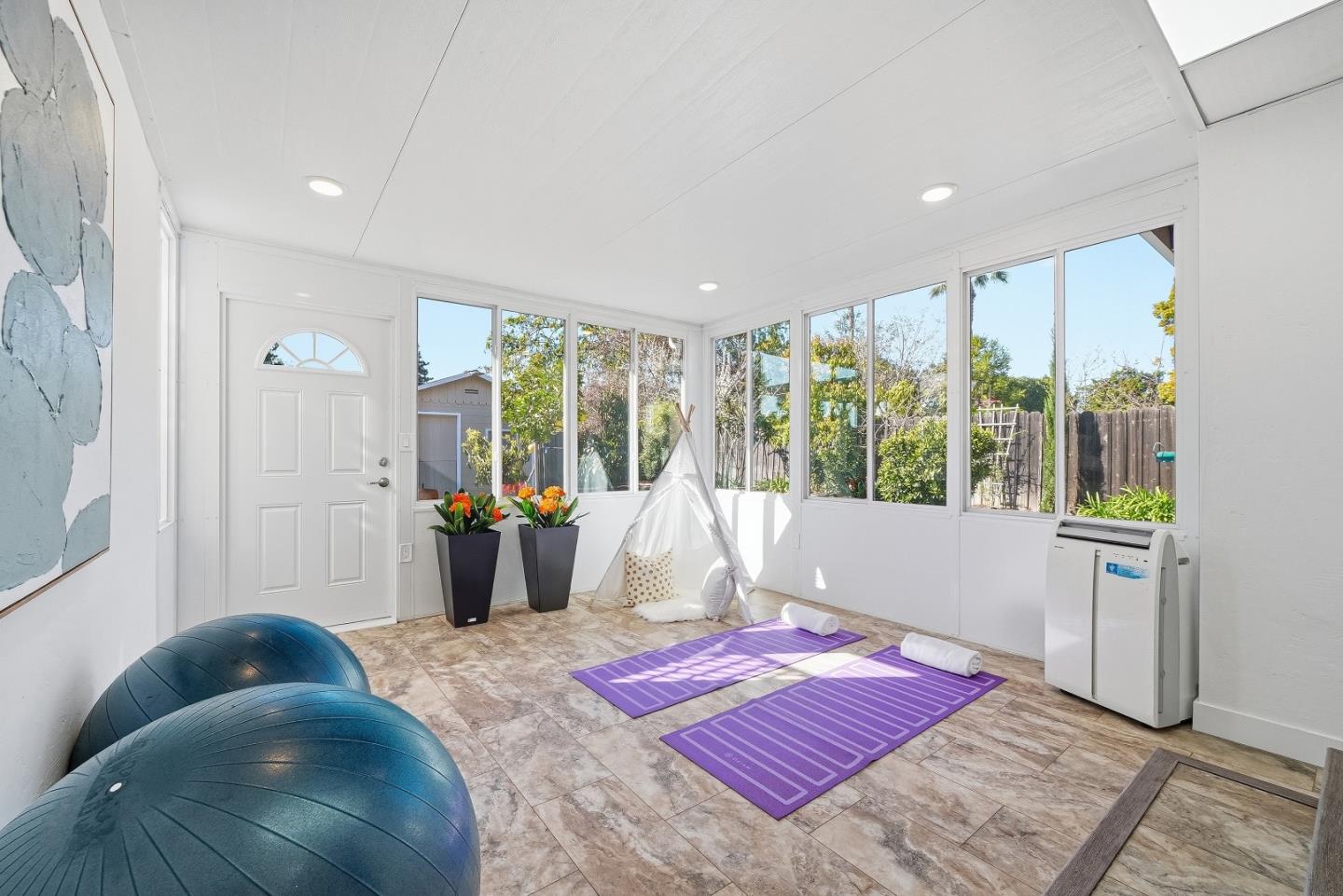 Detail Gallery Image 18 of 46 For 18660 Devon Ave, Saratoga,  CA 95070 - 5 Beds | 3 Baths