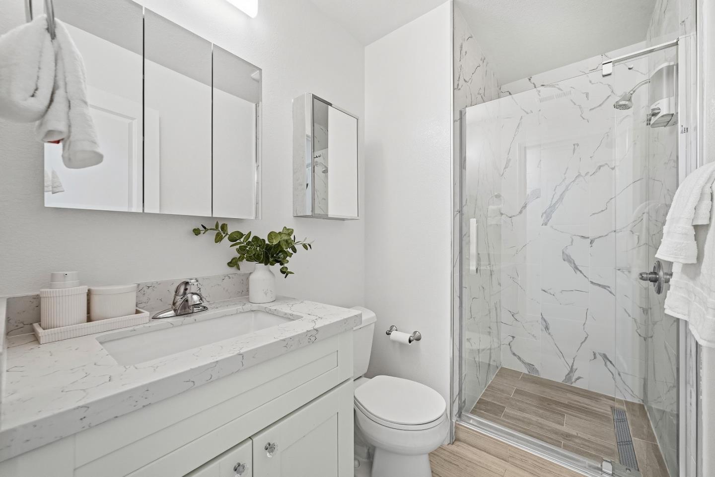 Detail Gallery Image 23 of 46 For 18660 Devon Ave, Saratoga,  CA 95070 - 5 Beds | 3 Baths