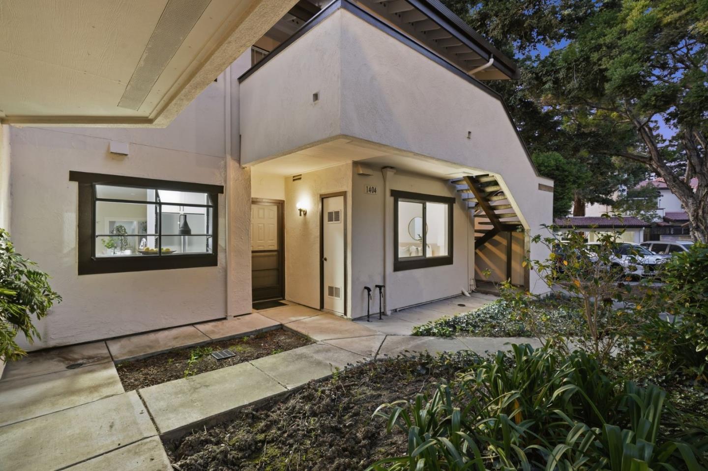 Front Image Thumbnail for ML82039111