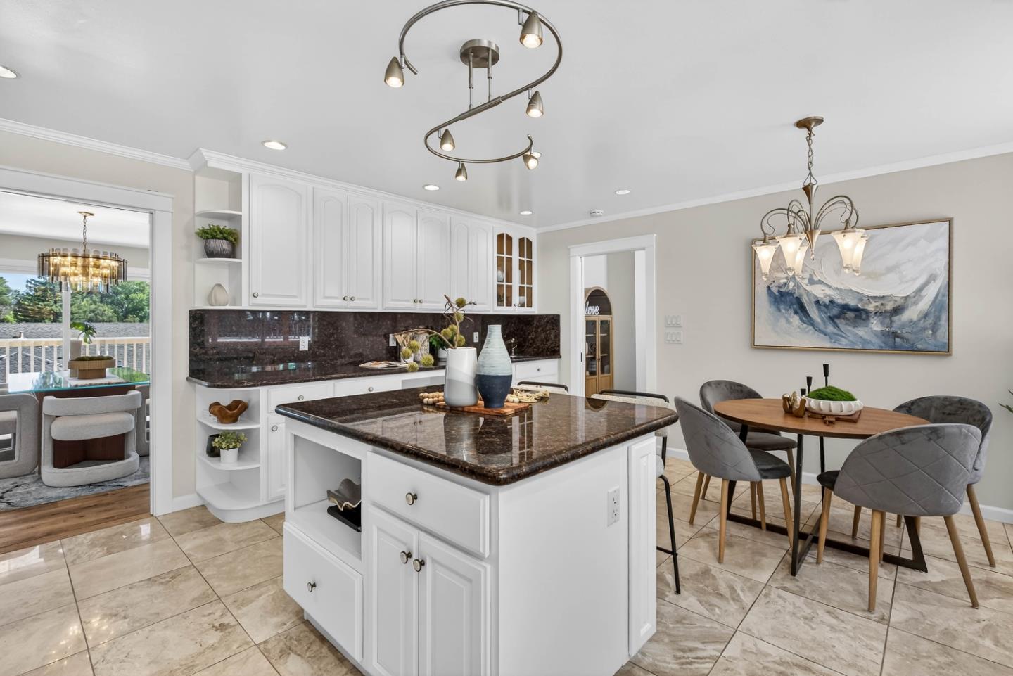 Detail Gallery Image 10 of 37 For 10471 Scenic Blvd, Cupertino,  CA 95014 - 4 Beds | 3 Baths