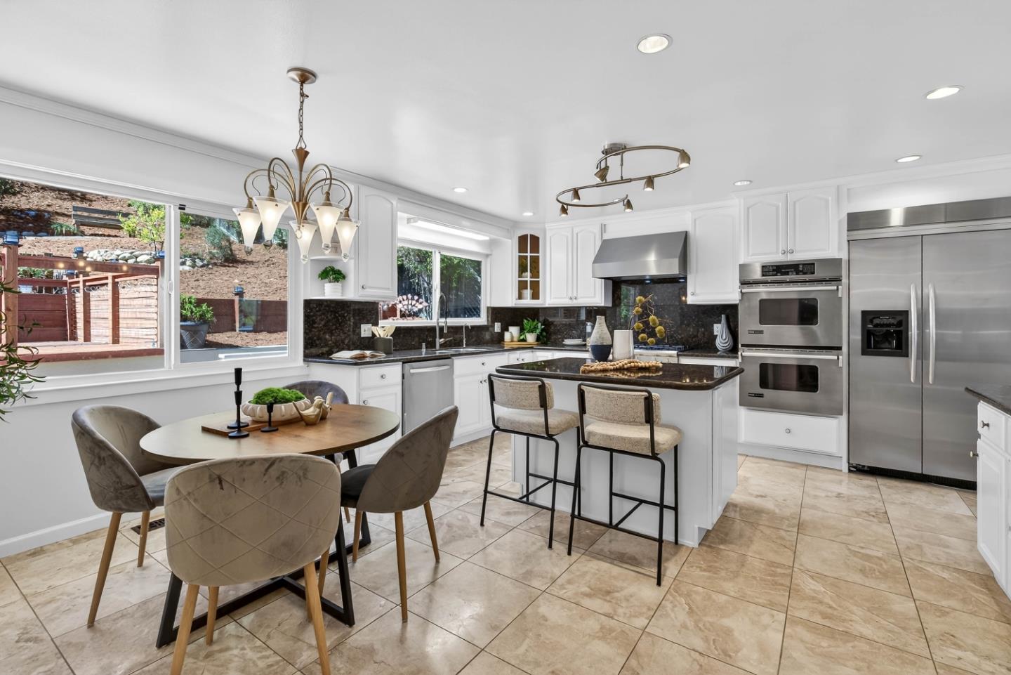 Detail Gallery Image 13 of 37 For 10471 Scenic Blvd, Cupertino,  CA 95014 - 4 Beds | 3 Baths