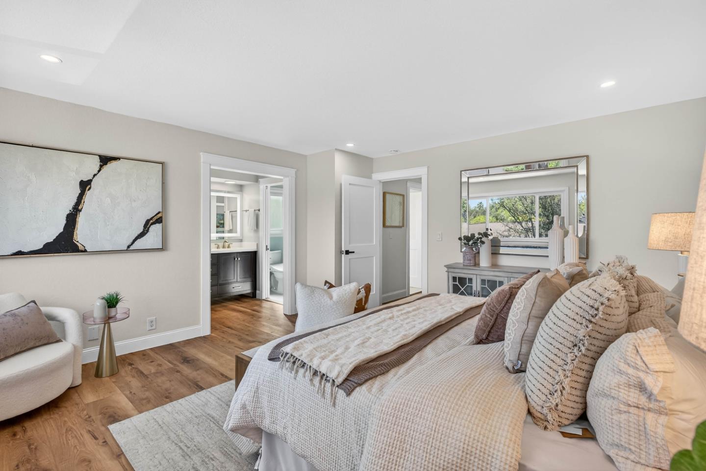 Detail Gallery Image 18 of 37 For 10471 Scenic Blvd, Cupertino,  CA 95014 - 4 Beds | 3 Baths