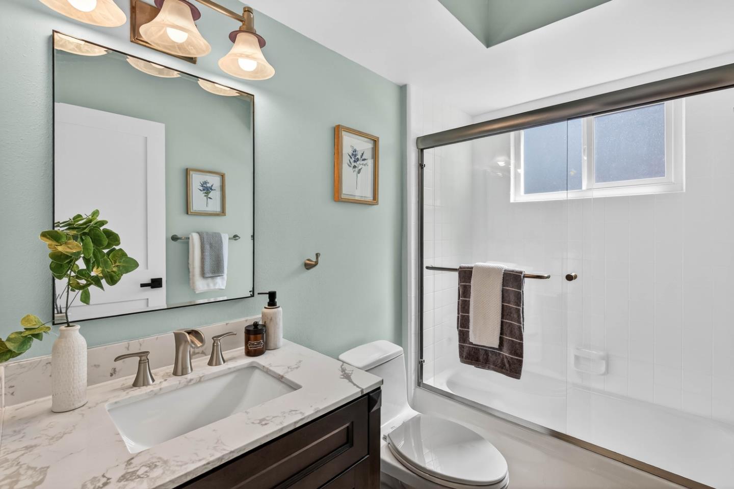 Detail Gallery Image 25 of 37 For 10471 Scenic Blvd, Cupertino,  CA 95014 - 4 Beds | 3 Baths