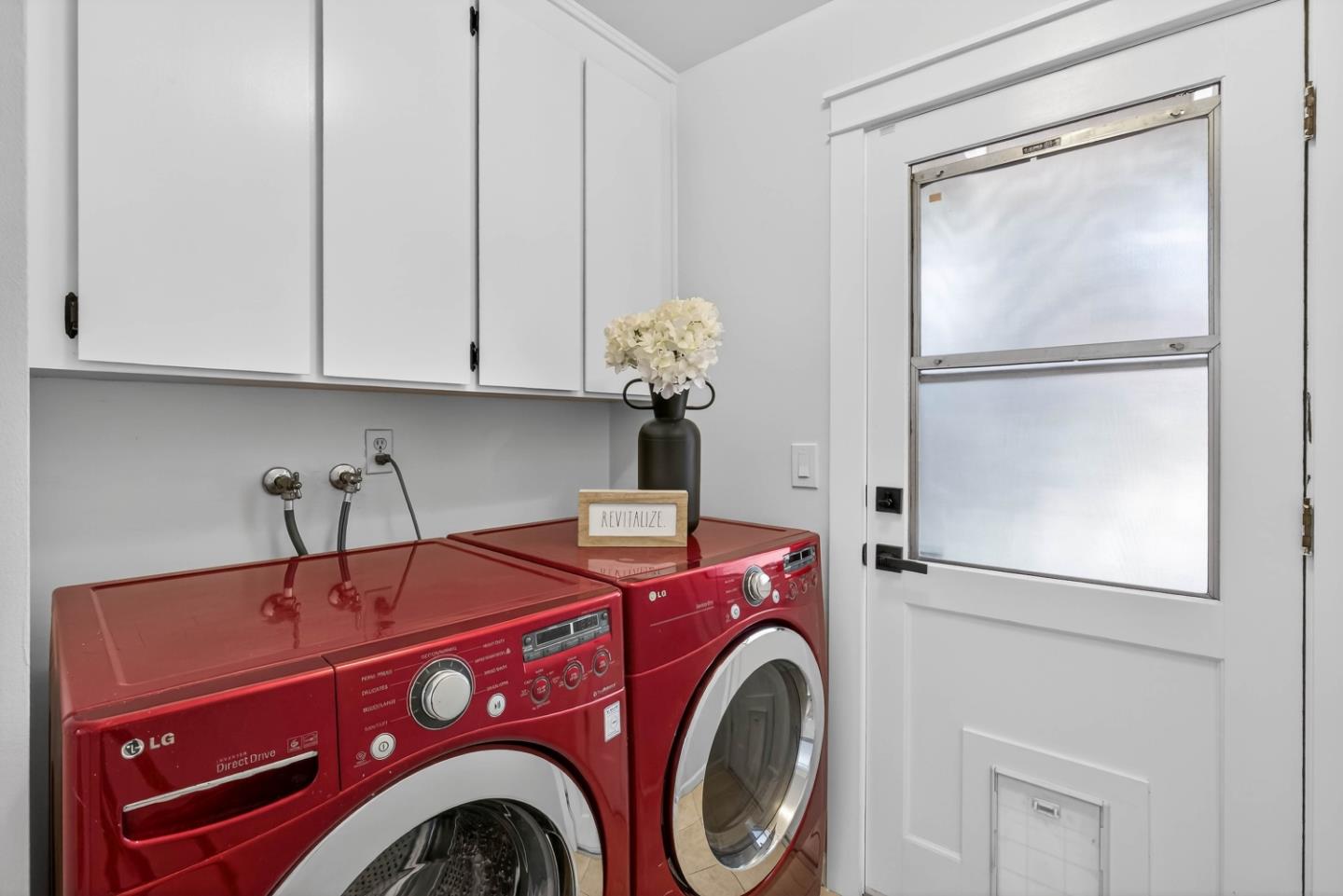 Detail Gallery Image 27 of 37 For 10471 Scenic Blvd, Cupertino,  CA 95014 - 4 Beds | 3 Baths