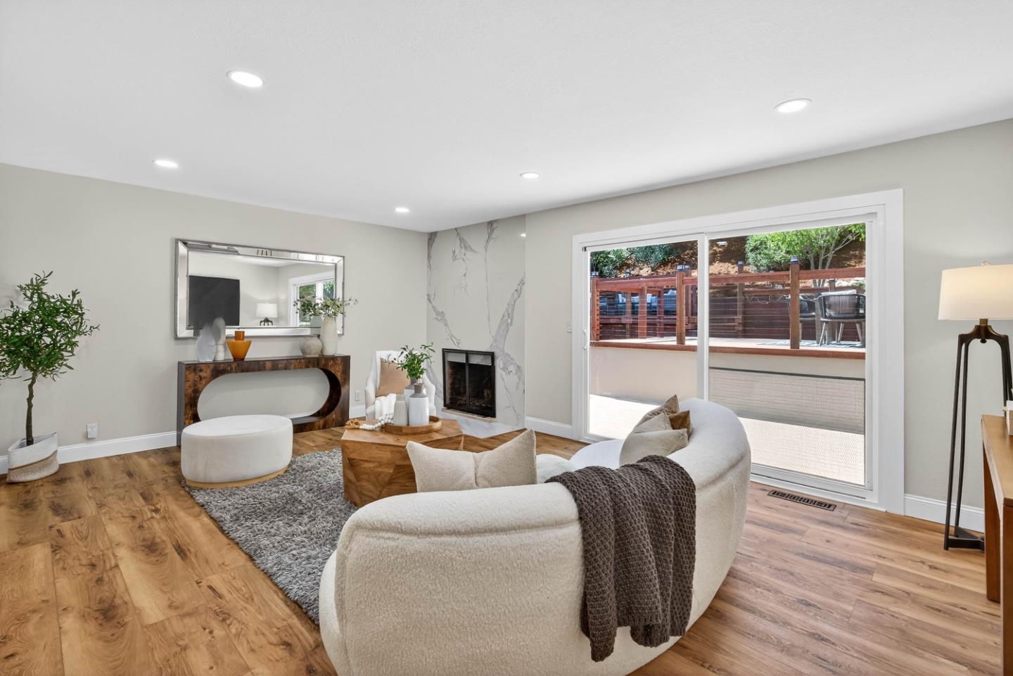 Detail Gallery Image 9 of 37 For 10471 Scenic Blvd, Cupertino,  CA 95014 - 4 Beds | 3 Baths