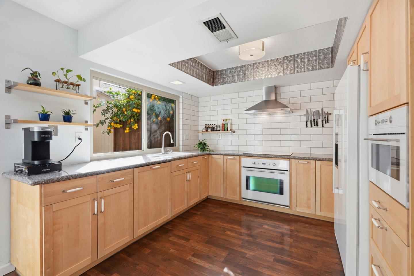 Detail Gallery Image 7 of 30 For 1535 Huddersfield Ct, San Jose,  CA 95126 - 2 Beds | 1/1 Baths