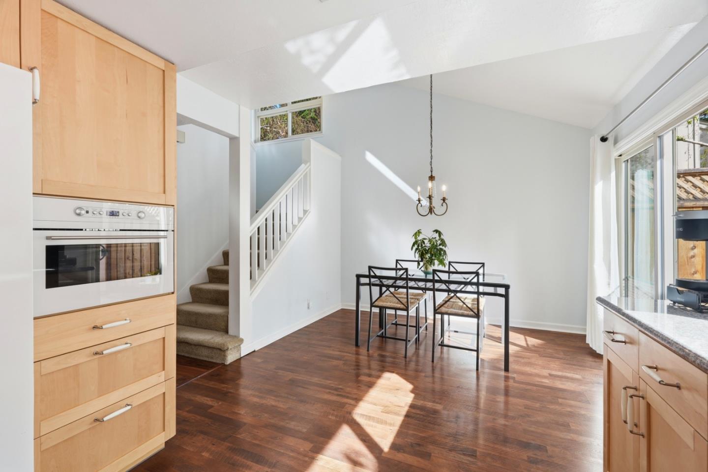 Detail Gallery Image 9 of 30 For 1535 Huddersfield Ct, San Jose,  CA 95126 - 2 Beds | 1/1 Baths