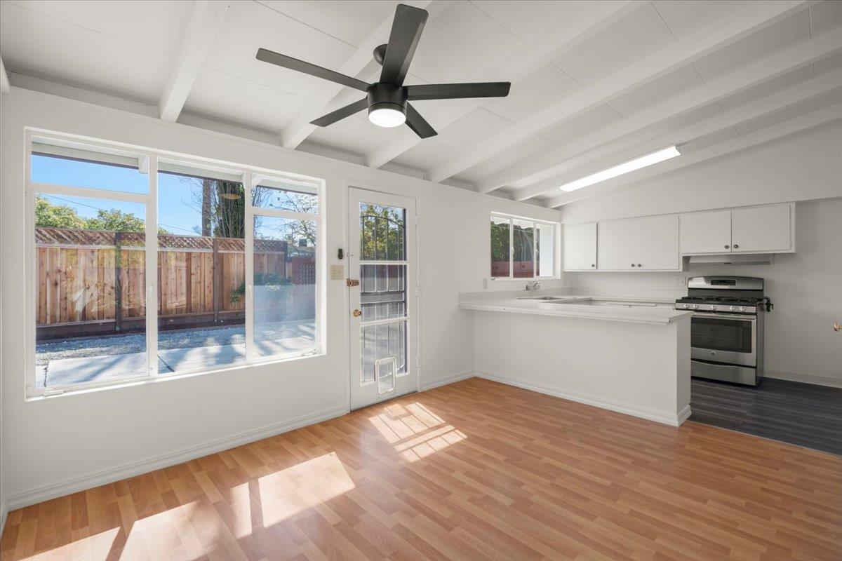 Detail Gallery Image 11 of 28 For 832 Pebblelake Ct, Sunnyvale,  CA 94089 - 3 Beds | 2 Baths