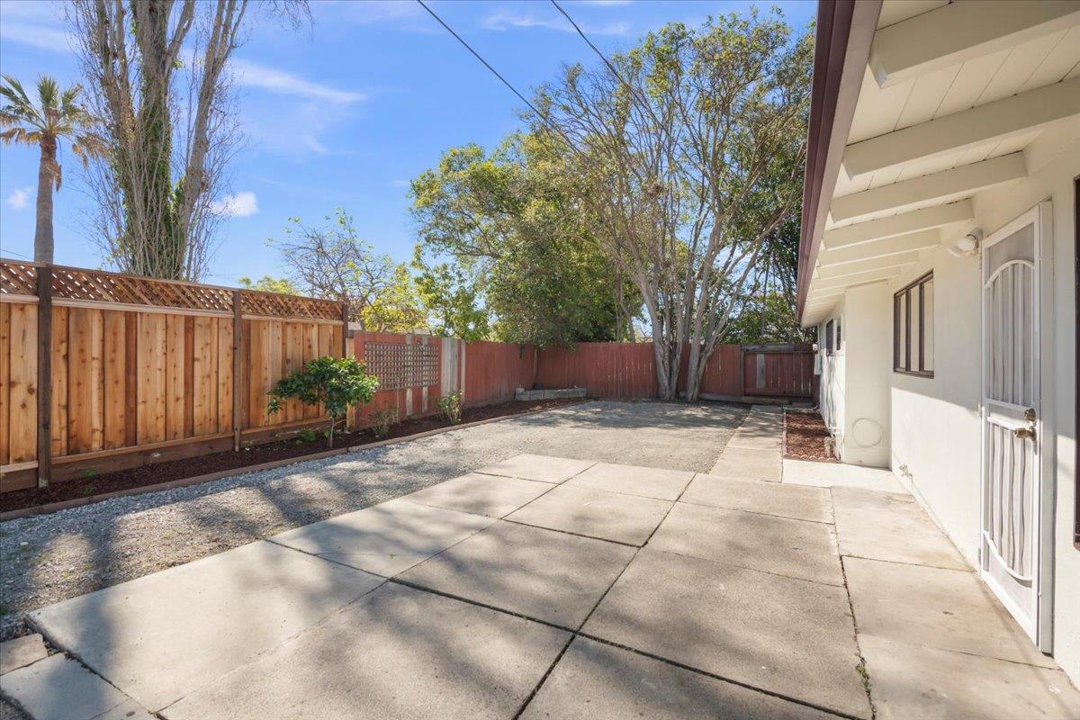 Detail Gallery Image 26 of 28 For 832 Pebblelake Ct, Sunnyvale,  CA 94089 - 3 Beds | 2 Baths