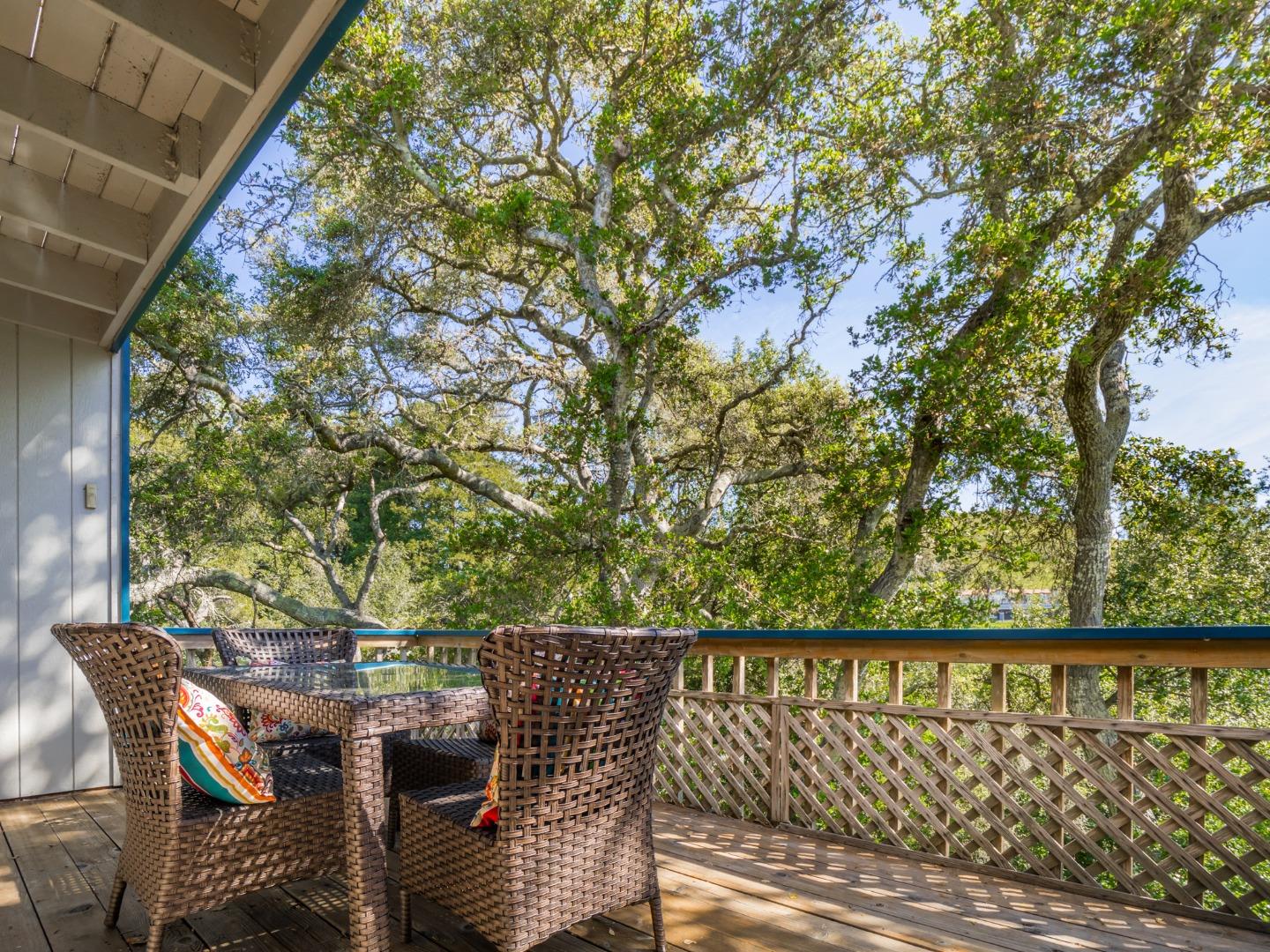 Detail Gallery Image 17 of 51 For 3518 Dover Dr, Santa Cruz,  CA 95065 - 3 Beds | 2/1 Baths