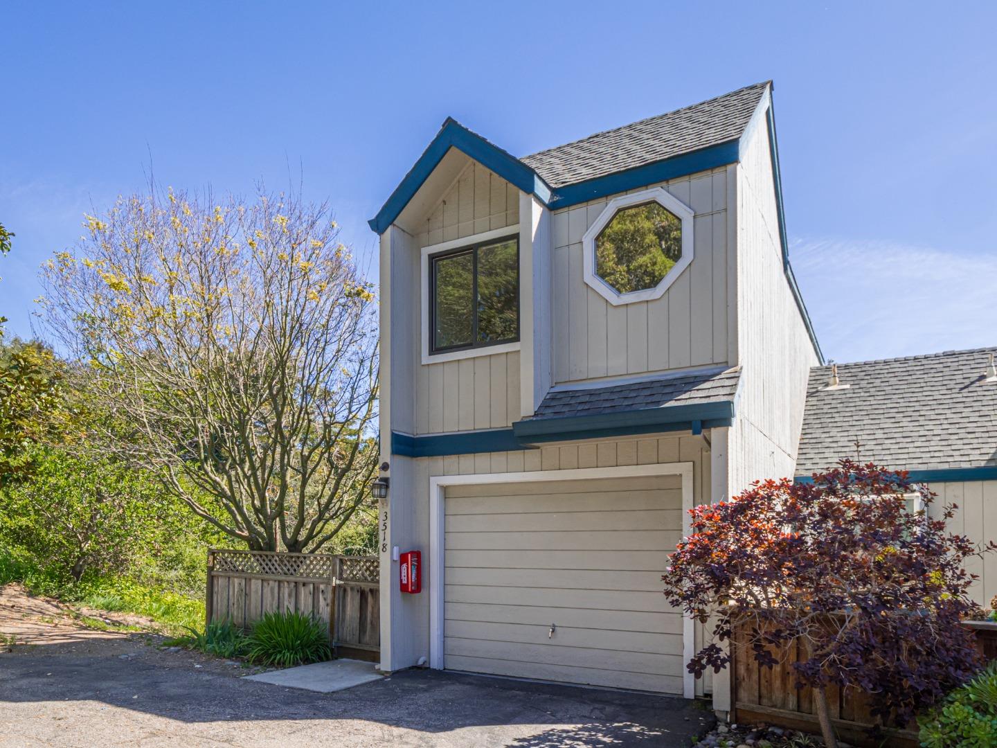 Detail Gallery Image 2 of 4 For 3518 Dover Dr, Santa Cruz,  CA 95065 - 3 Beds | 2/1 Baths