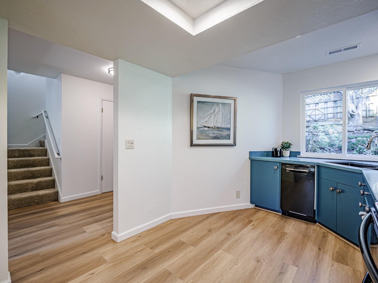 Detail Gallery Image 25 of 51 For 3518 Dover Dr, Santa Cruz,  CA 95065 - 3 Beds | 2/1 Baths