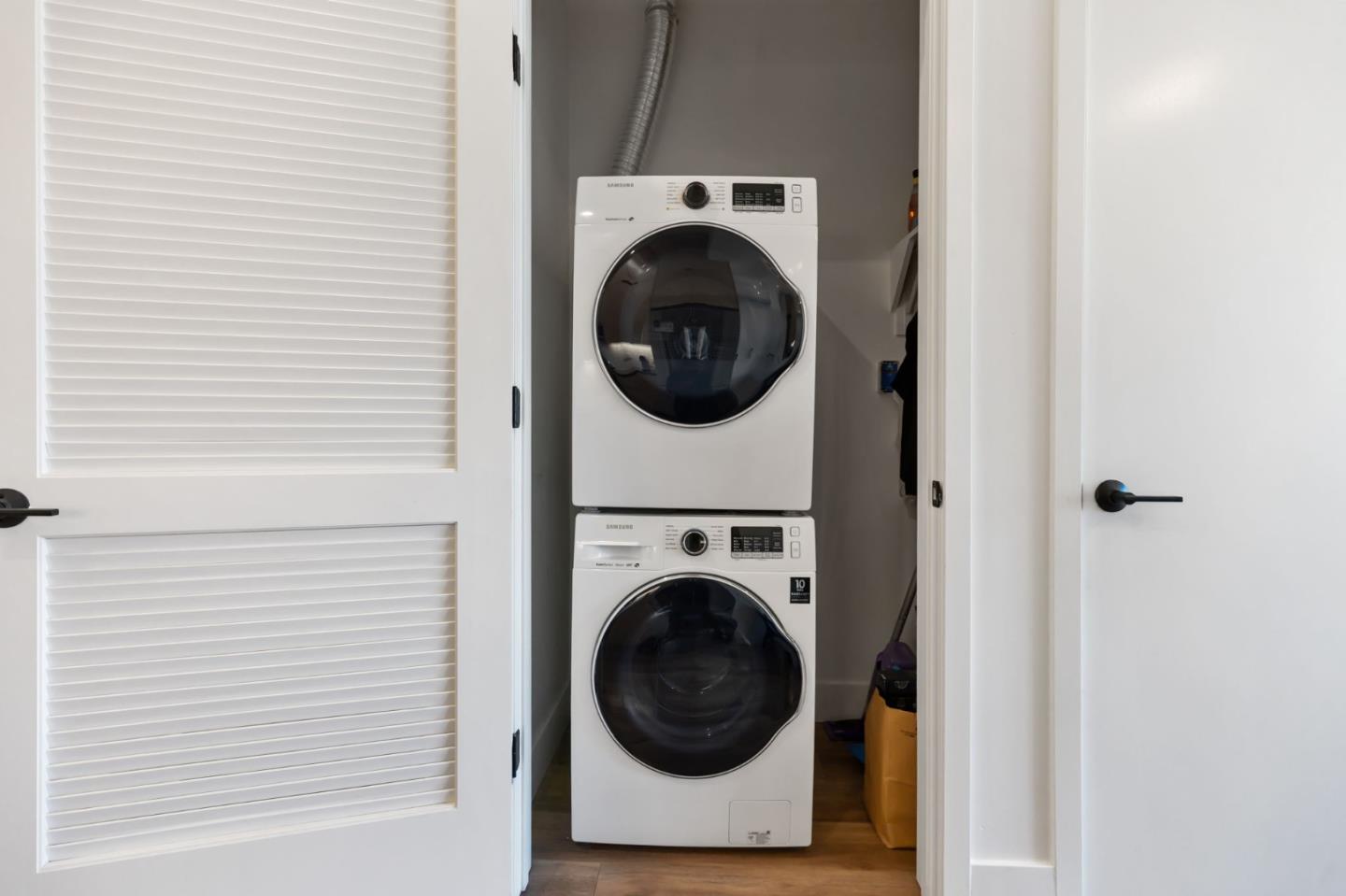 Detail Gallery Image 15 of 40 For 202 Panetta Ave #1,  Santa Cruz,  CA 95060 - 1 Beds | 2/1 Baths