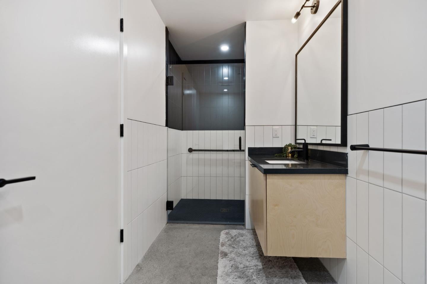 Detail Gallery Image 31 of 40 For 202 Panetta Ave #1,  Santa Cruz,  CA 95060 - 1 Beds | 2/1 Baths