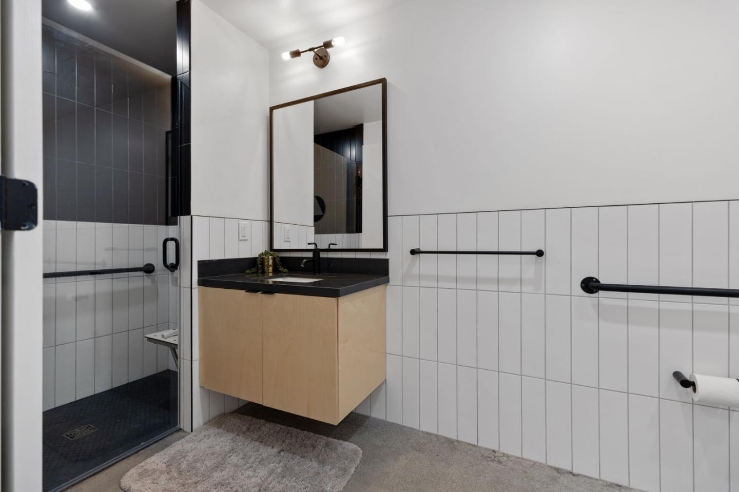 Detail Gallery Image 32 of 40 For 202 Panetta Ave #1,  Santa Cruz,  CA 95060 - 1 Beds | 2/1 Baths