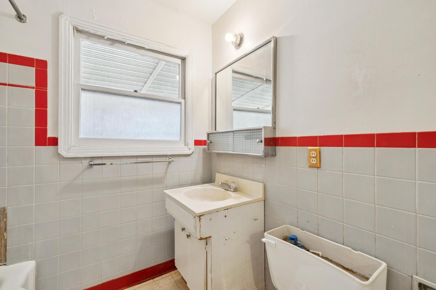 Detail Gallery Image 28 of 41 For 986 Bryant, Sunnyvale,  CA 94087 - 3 Beds | 1 Baths