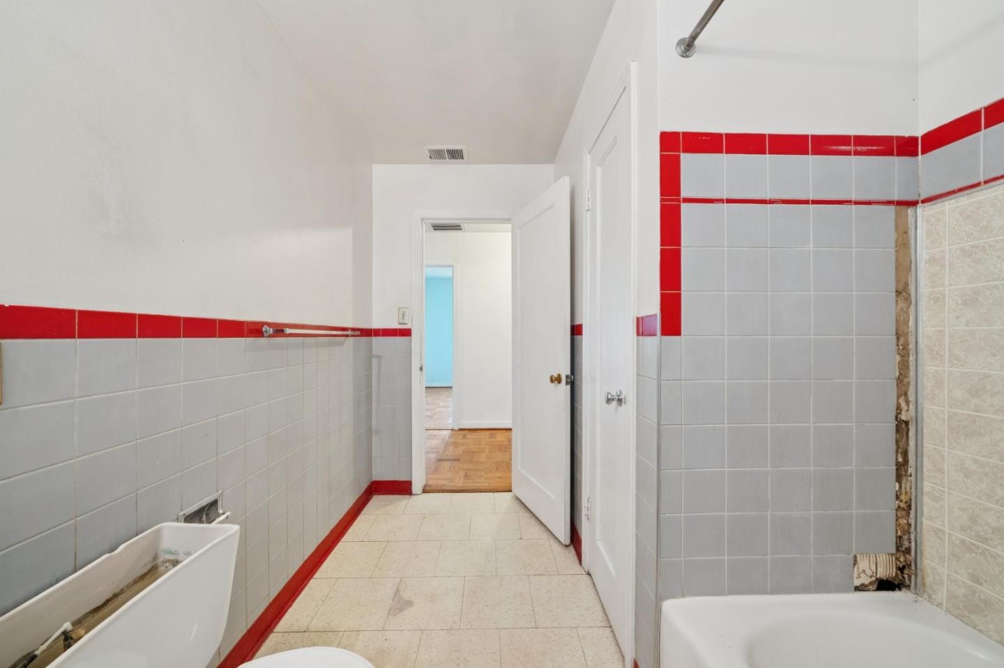 Detail Gallery Image 30 of 41 For 986 Bryant, Sunnyvale,  CA 94087 - 3 Beds | 1 Baths