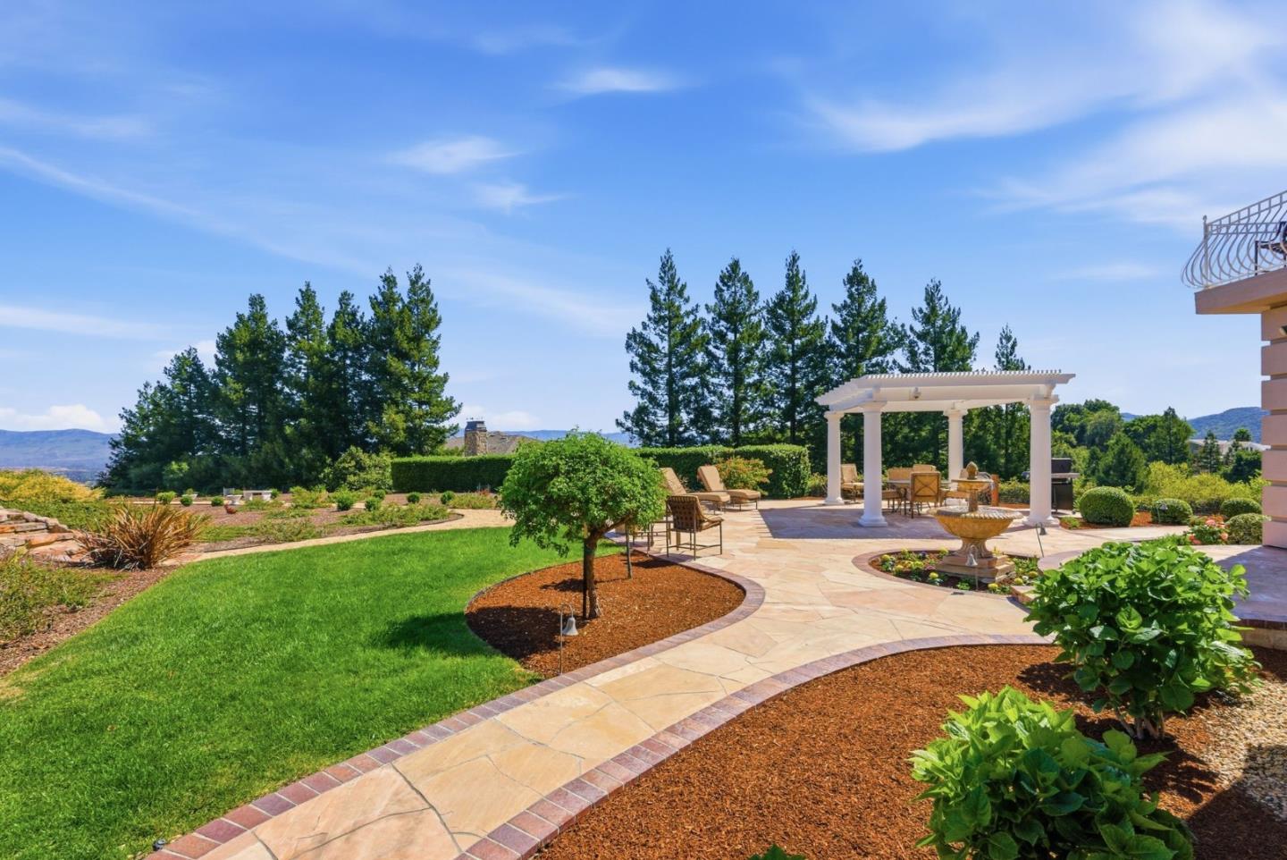 Detail Gallery Image 26 of 31 For 130 Sierra Azule, Los Gatos,  CA 95032 - 4 Beds | 3/1 Baths