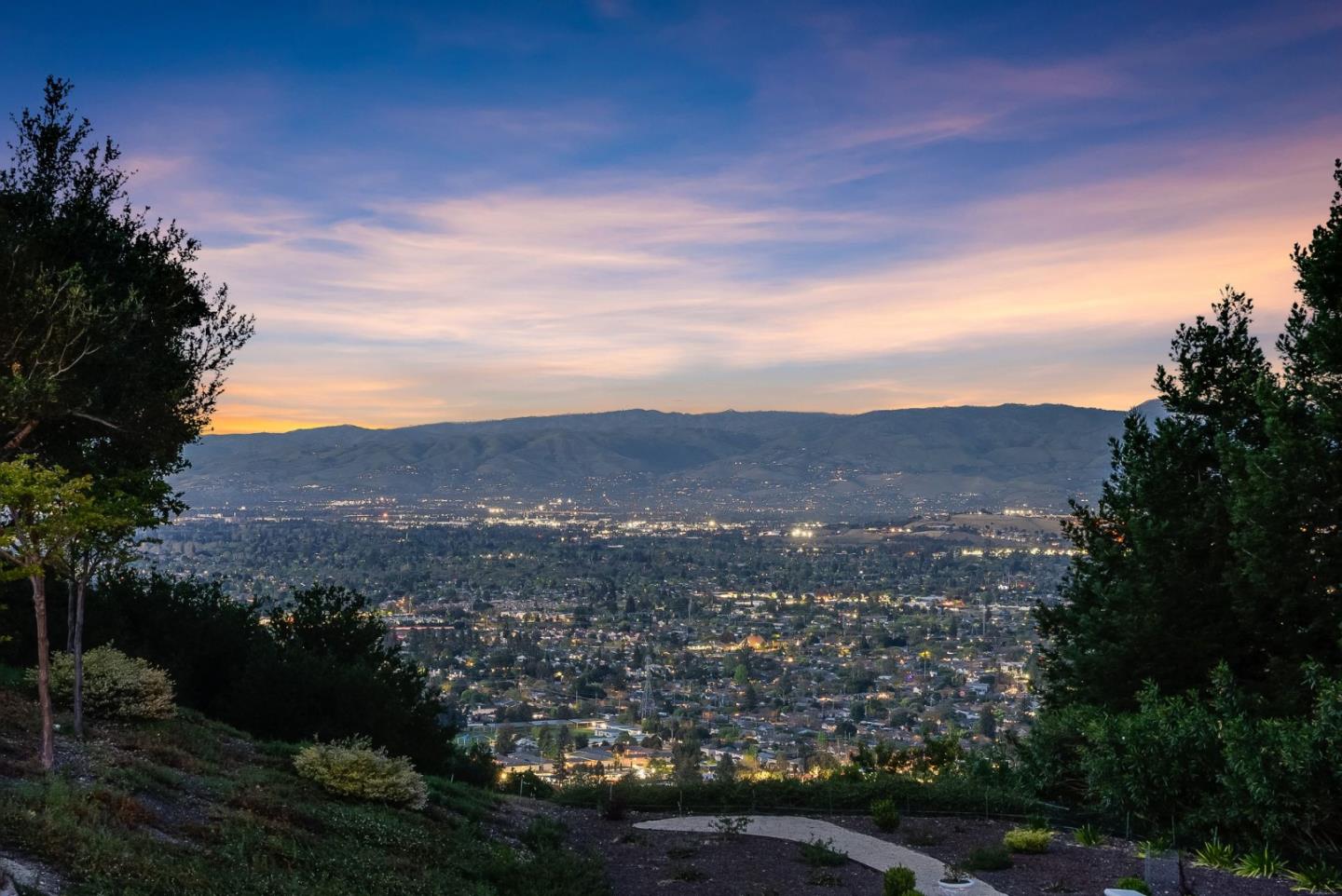 Detail Gallery Image 29 of 31 For 130 Sierra Azule, Los Gatos,  CA 95032 - 4 Beds | 3/1 Baths
