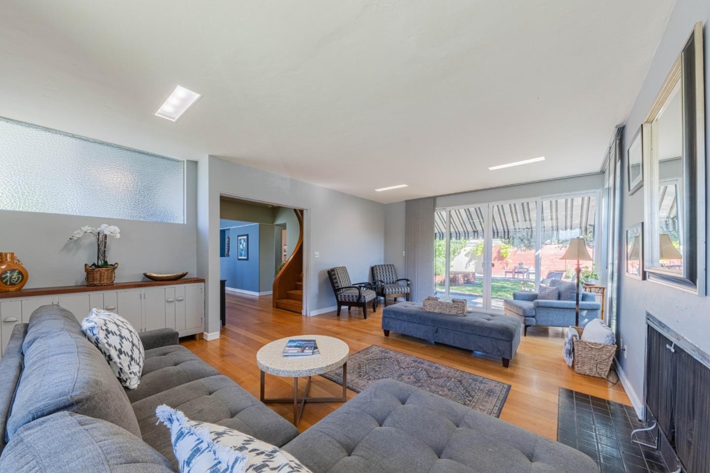 Detail Gallery Image 8 of 50 For 813 Pajaro St, Salinas,  CA 93901 - 4 Beds | 2 Baths