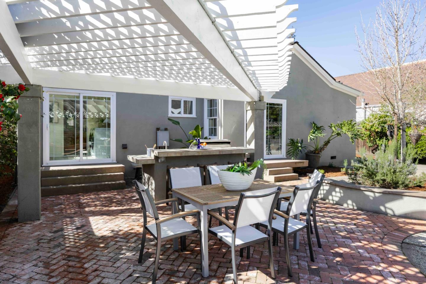 Detail Gallery Image 20 of 24 For 1637 Mariposa Ave, Palo Alto,  CA 94306 - 4 Beds | 2 Baths