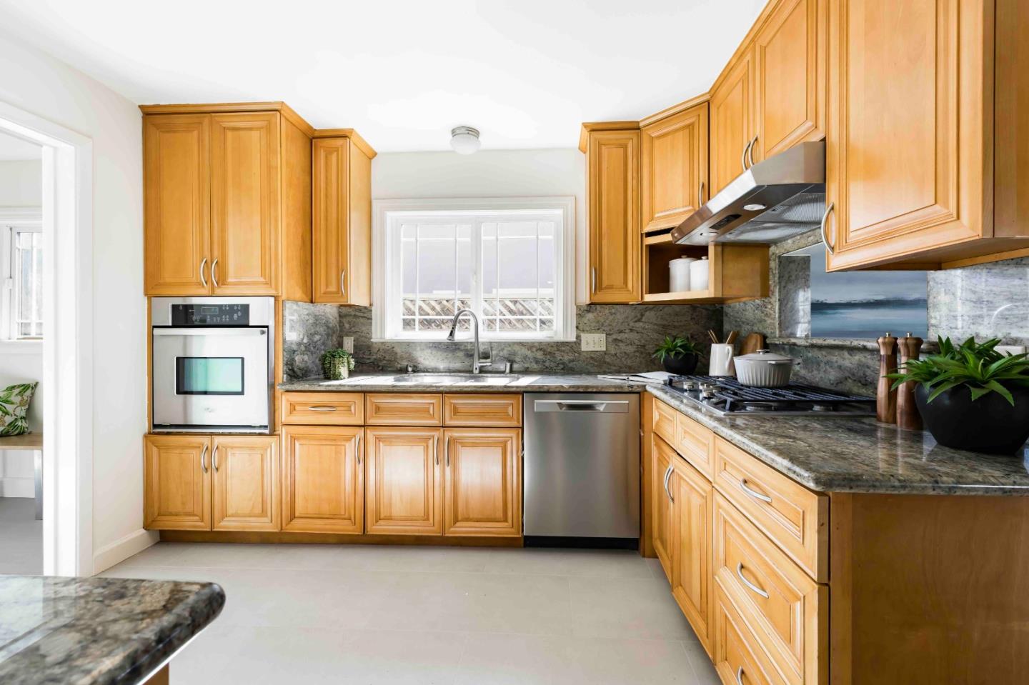 Detail Gallery Image 8 of 24 For 1637 Mariposa Ave, Palo Alto,  CA 94306 - 4 Beds | 2 Baths