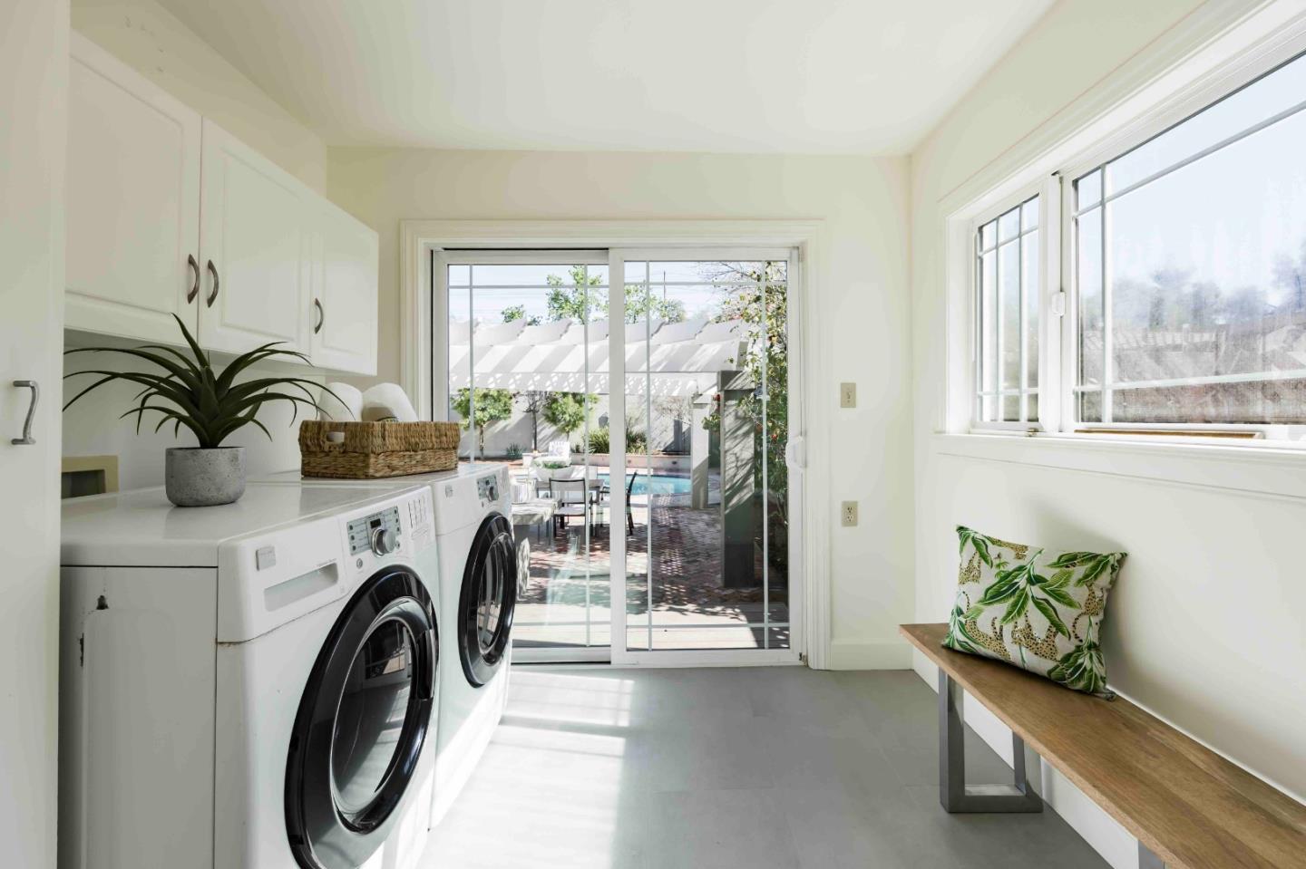 Detail Gallery Image 9 of 24 For 1637 Mariposa Ave, Palo Alto,  CA 94306 - 4 Beds | 2 Baths