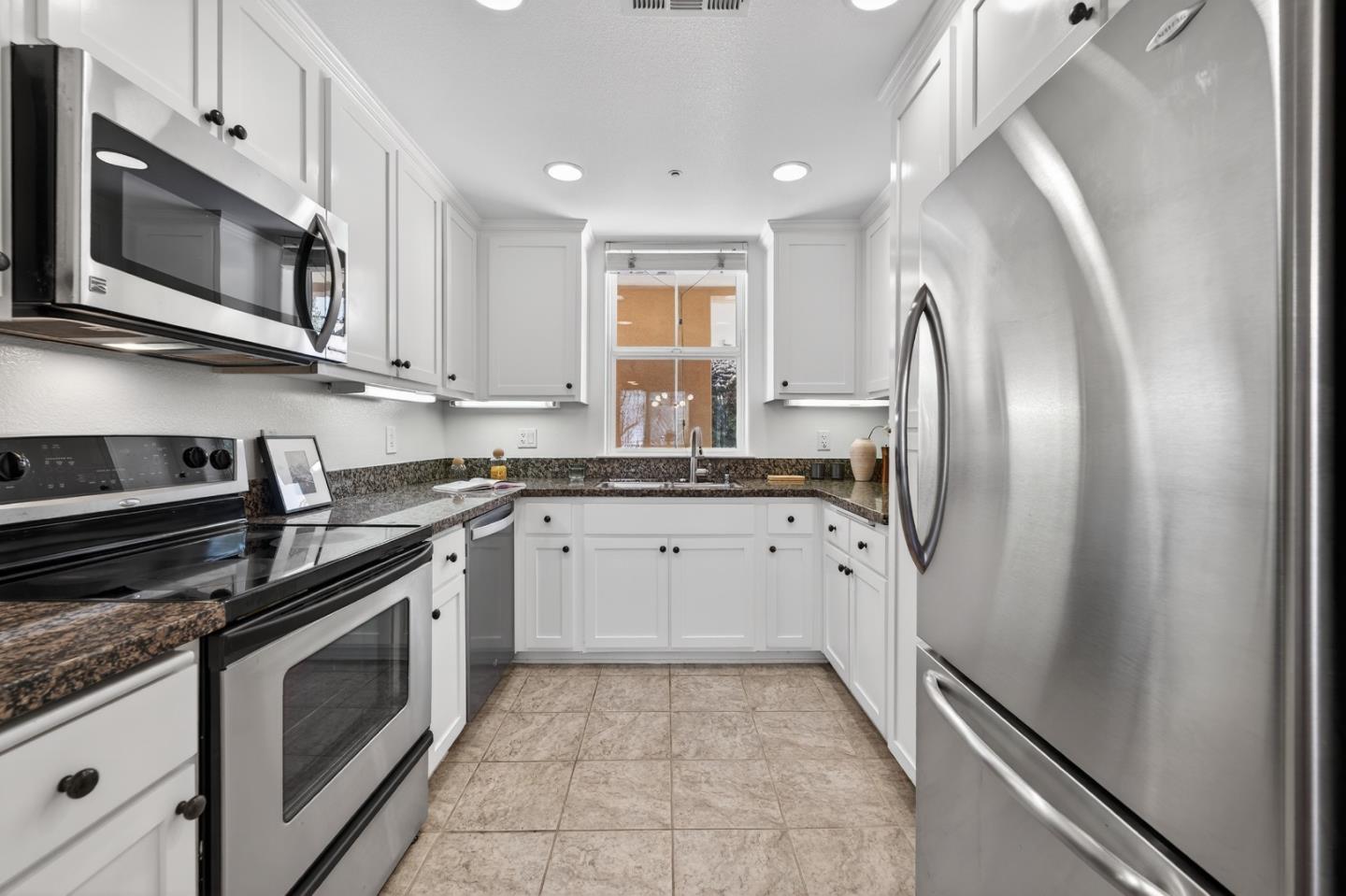 Detail Gallery Image 8 of 38 For 1390 Saddle Rack St #236,  San Jose,  CA 95126 - 1 Beds | 1 Baths