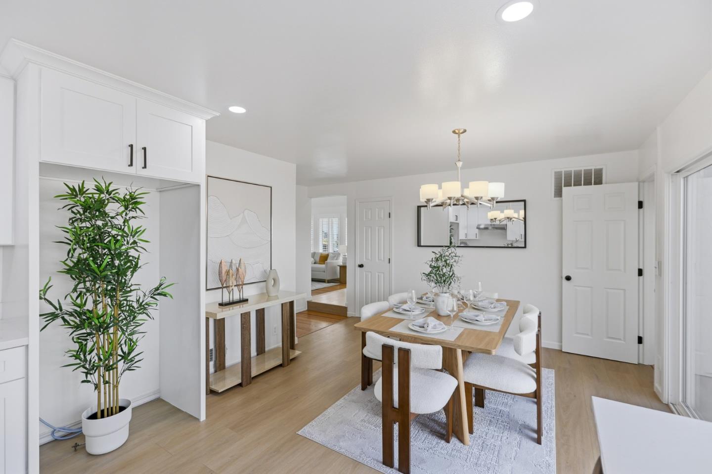 Detail Gallery Image 15 of 35 For 949 Aster Ct, Sunnyvale,  CA 94086 - 5 Beds | 2 Baths