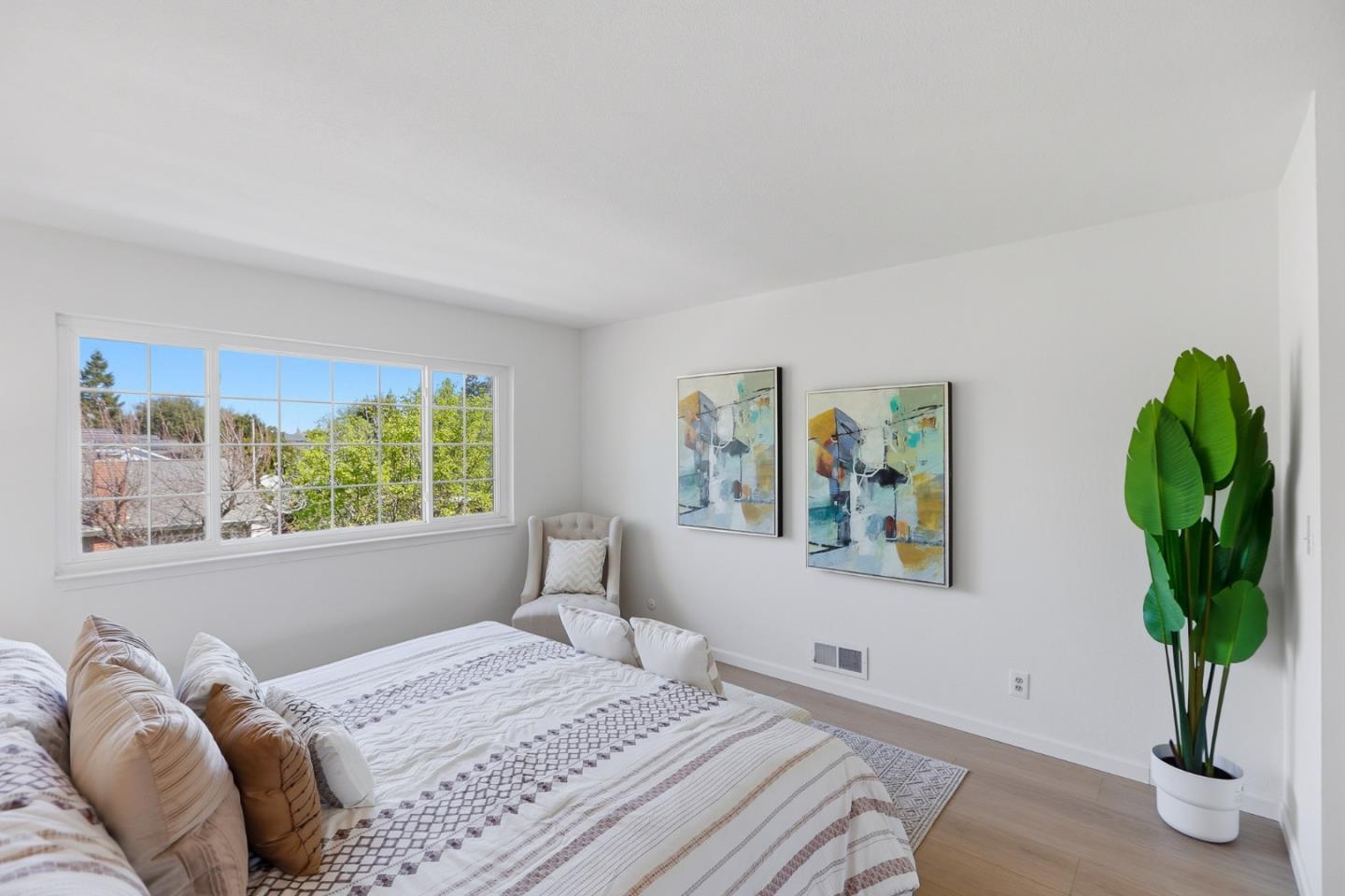 Detail Gallery Image 23 of 35 For 949 Aster Ct, Sunnyvale,  CA 94086 - 5 Beds | 2 Baths