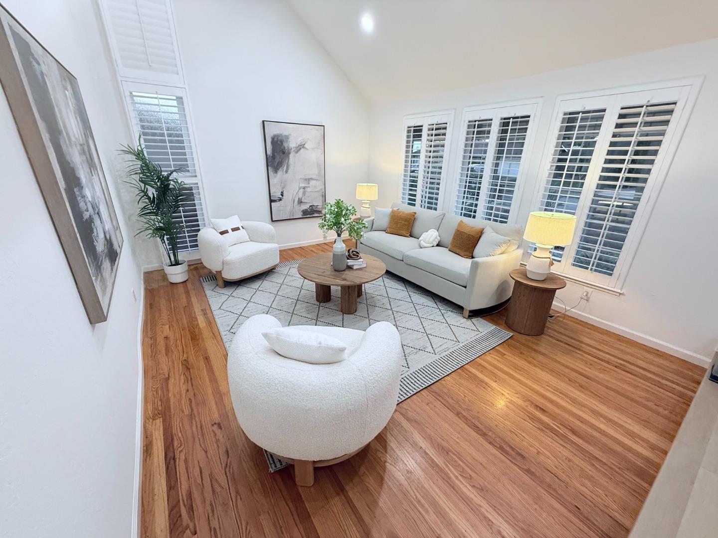 Detail Gallery Image 3 of 11 For 949 Aster Ct, Sunnyvale,  CA 94086 - 5 Beds | 2 Baths