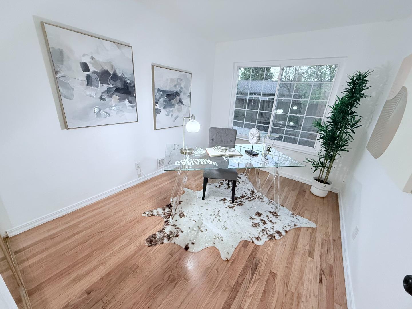 Detail Gallery Image 5 of 11 For 949 Aster Ct, Sunnyvale,  CA 94086 - 5 Beds | 2 Baths