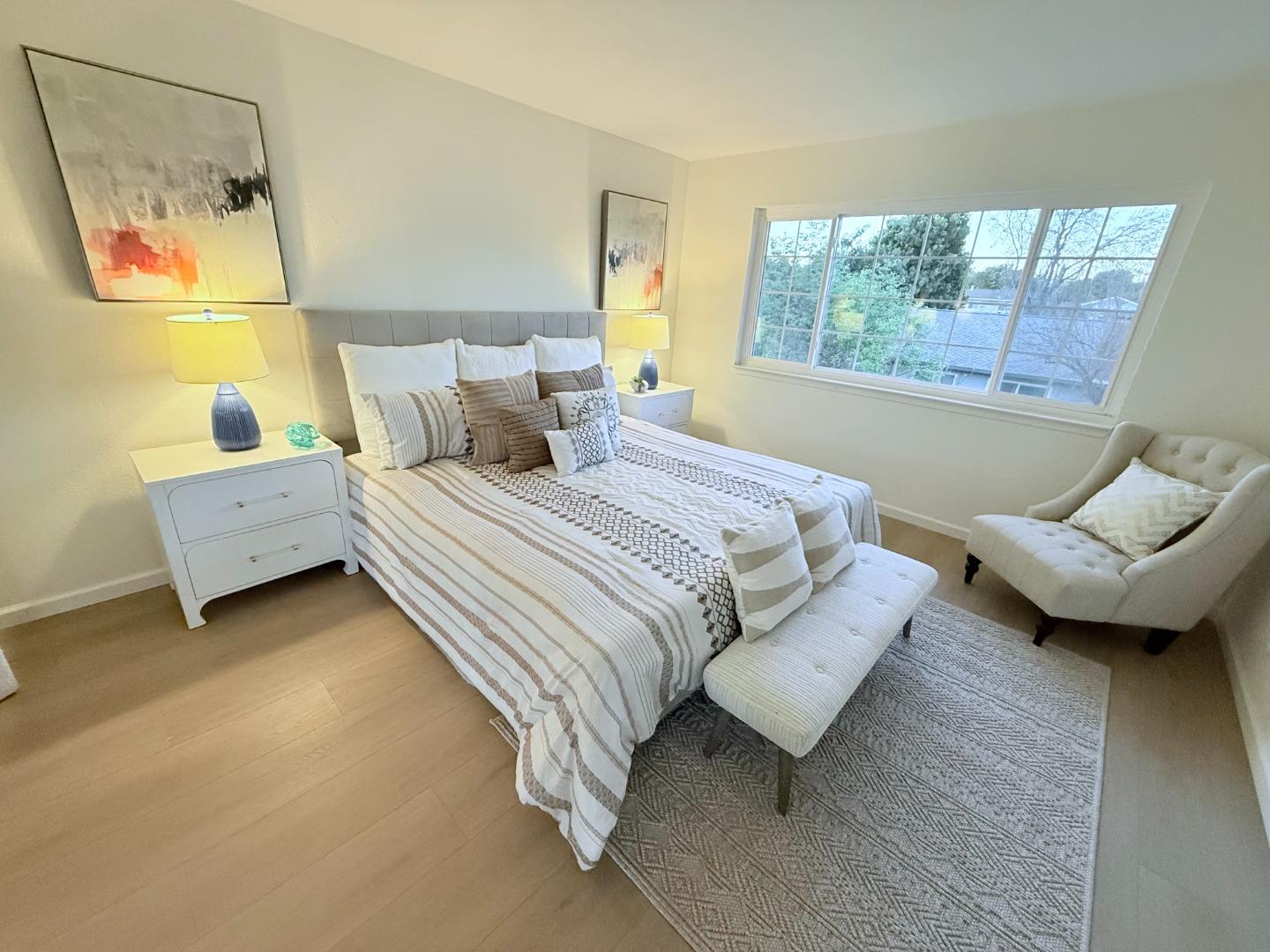 Detail Gallery Image 6 of 11 For 949 Aster Ct, Sunnyvale,  CA 94086 - 5 Beds | 2 Baths