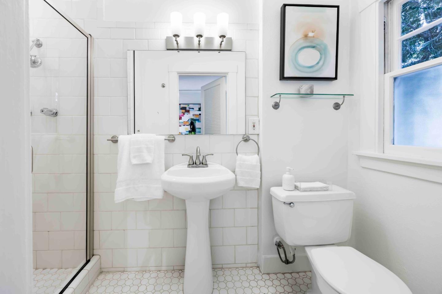 Detail Gallery Image 10 of 24 For 820 Hamilton Ave, Palo Alto,  CA 94301 - 4 Beds | 2 Baths