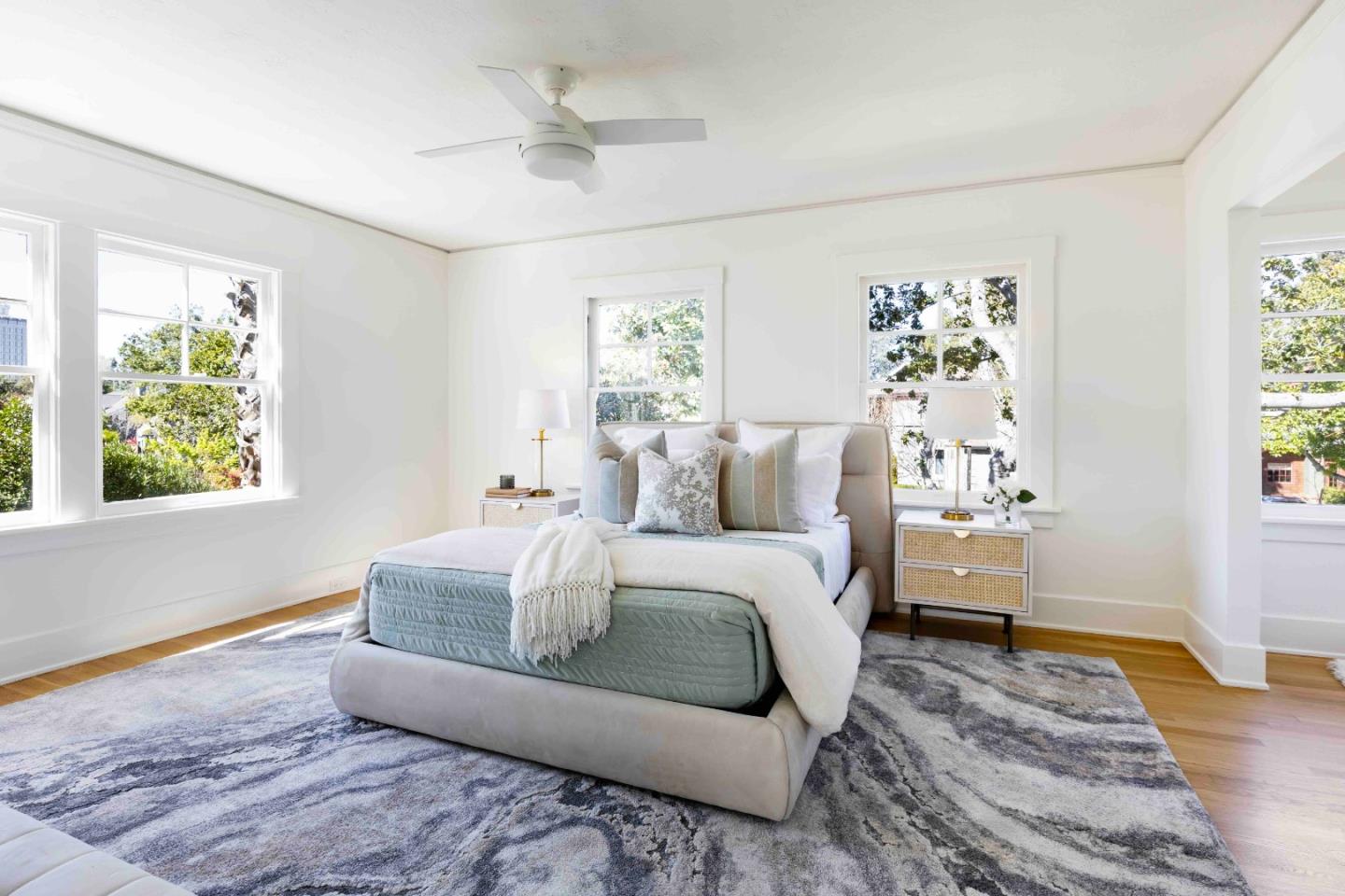 Detail Gallery Image 13 of 24 For 820 Hamilton Ave, Palo Alto,  CA 94301 - 4 Beds | 2 Baths