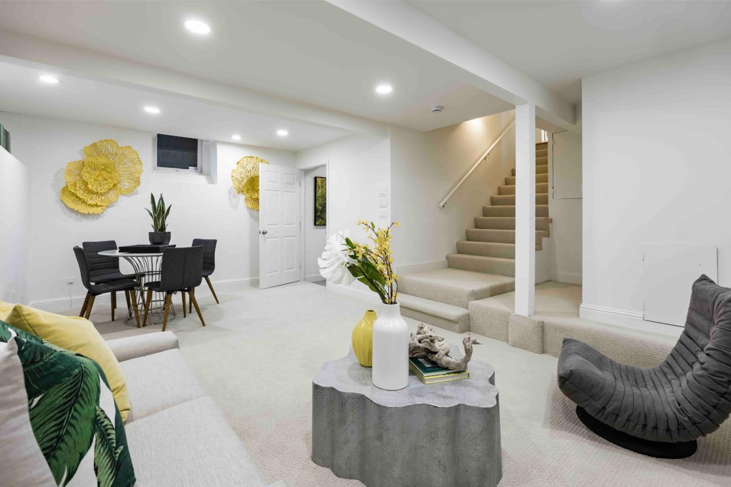 Detail Gallery Image 17 of 24 For 820 Hamilton Ave, Palo Alto,  CA 94301 - 4 Beds | 2 Baths