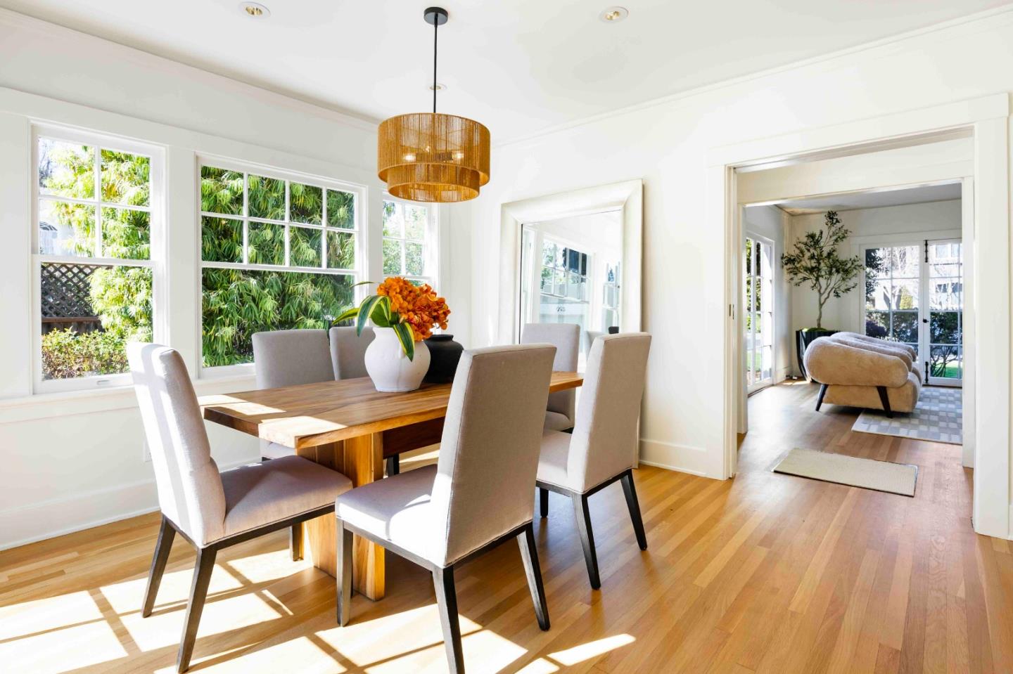 Detail Gallery Image 5 of 24 For 820 Hamilton Ave, Palo Alto,  CA 94301 - 4 Beds | 2 Baths